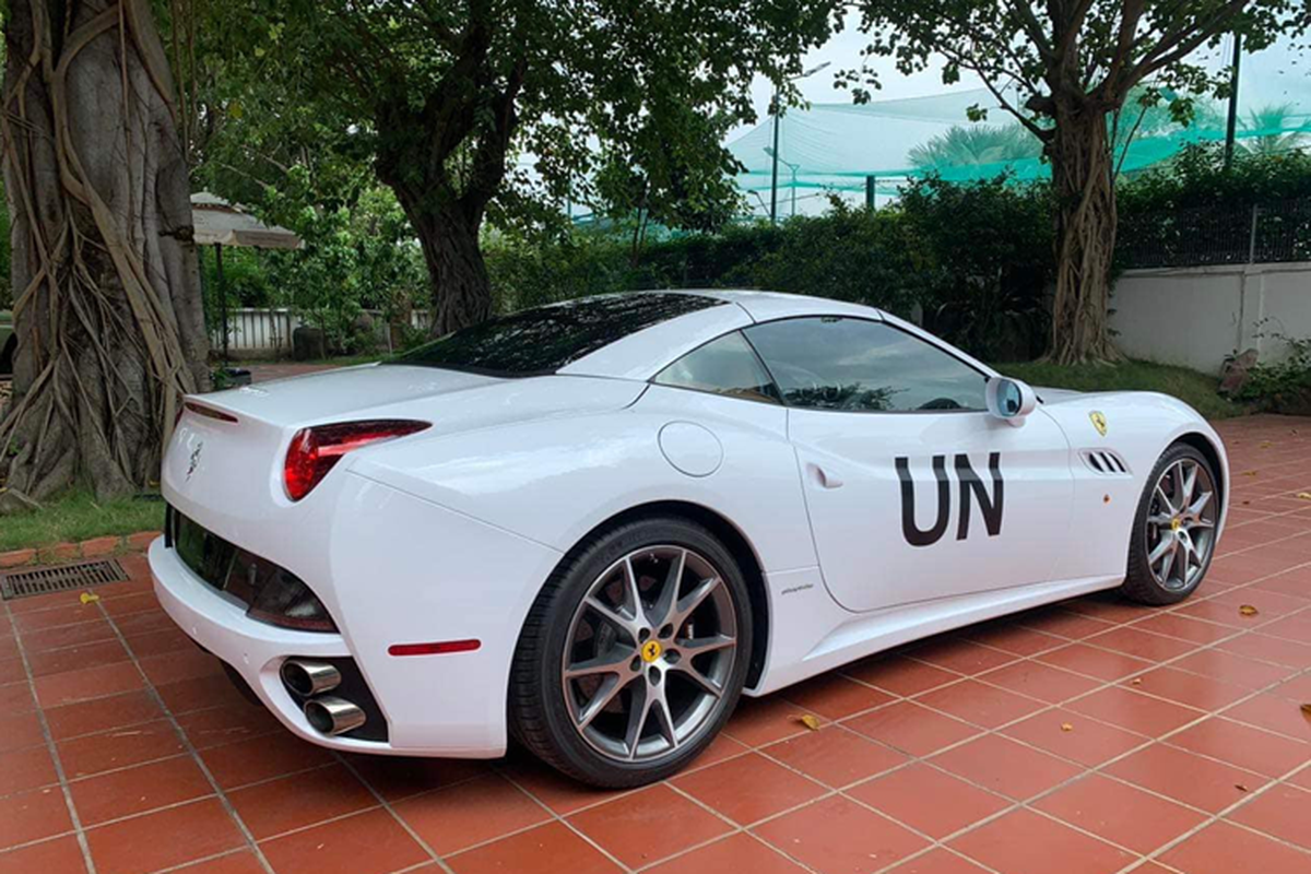 “Mua sieu xe nhu mua rau” Qua Vu tien tay tau Ferrari California hon 10 ty-Hinh-9