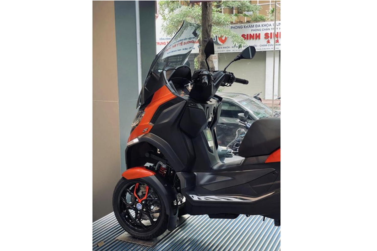 Piaggio MP3 Sport 2023 tu 340 trieu tai Viet Nam, dat ngang Hyundai i10-Hinh-4