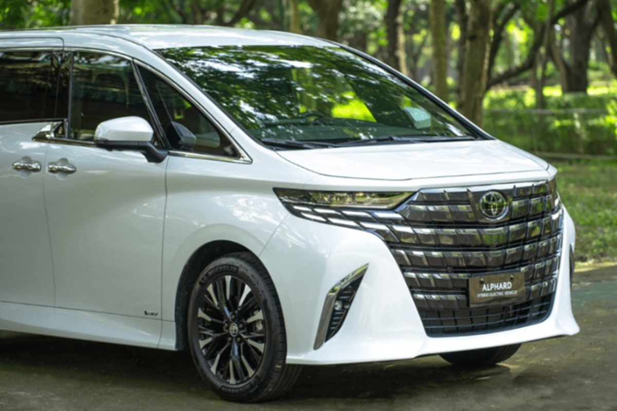Toyota Alphard 2024 gia 2,8 ty dong, khach mua phai toi 2 nam-Hinh-3