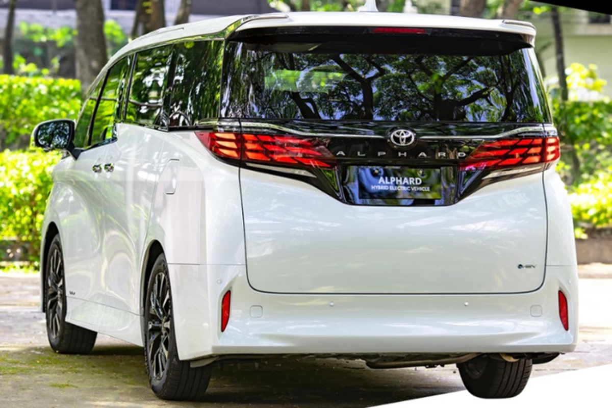 Toyota Alphard 2024 gia 2,8 ty dong, khach mua phai toi 2 nam-Hinh-6