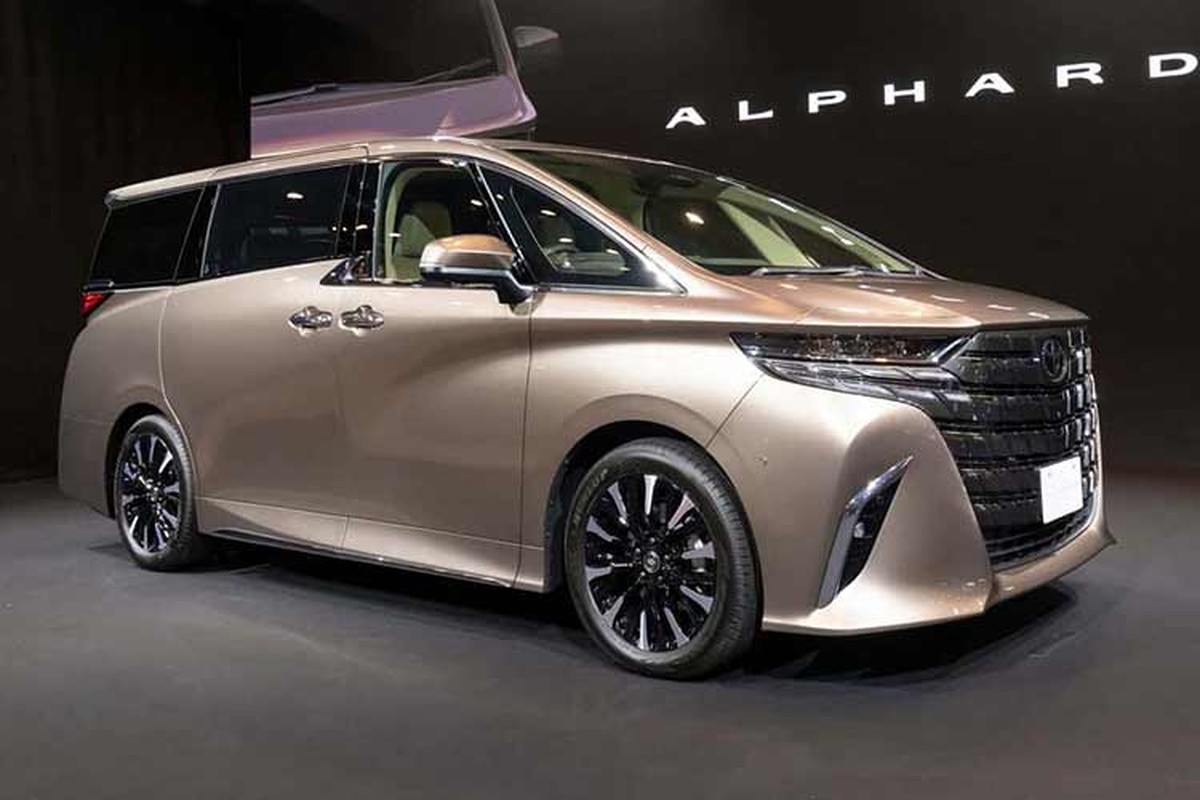 Toyota Alphard 2024 gia 2,8 ty dong, khach mua phai toi 2 nam