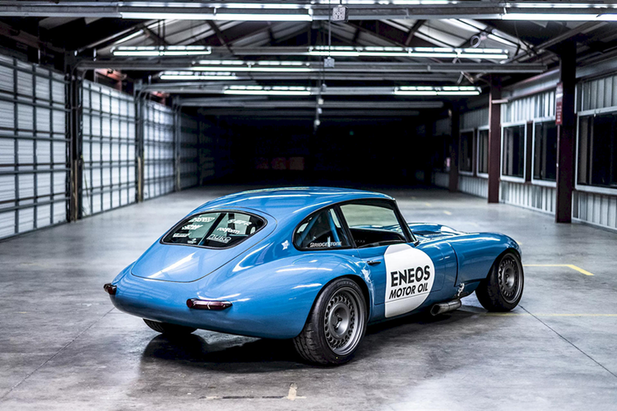 Jaguar E-Type độ “4 trong 1” kèm động cơ Toyota Supra siêu độc - Hình 3 Jaguar E-Type do “4 trong 1” kem dong co Toyota Supra sieu doc-Hinh-3