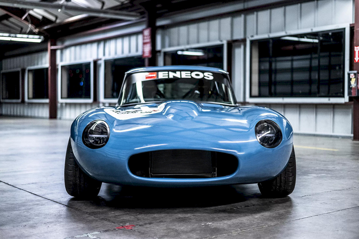 Jaguar E-Type độ “4 trong 1” kèm động cơ Toyota Supra siêu độc - Hình 4 Jaguar E-Type do “4 trong 1” kem dong co Toyota Supra sieu doc-Hinh-4