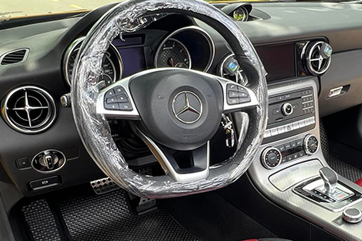 Mercedes-AMG SLC 43 cua “Qua” Vu, chay 7 nam moi gan 3.000km-Hinh-14