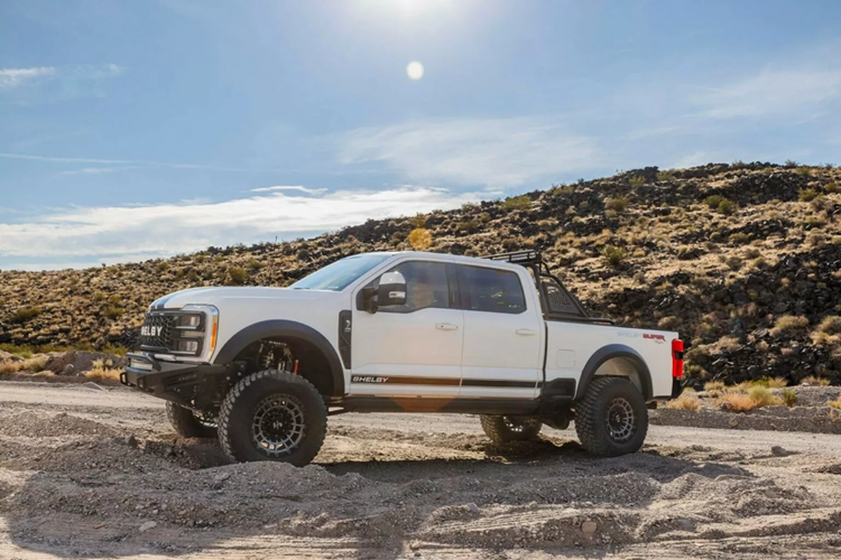 Ford Shelby F-250 Super Bajai gia 3,8 ty dong, sieu ban tai cho off-road