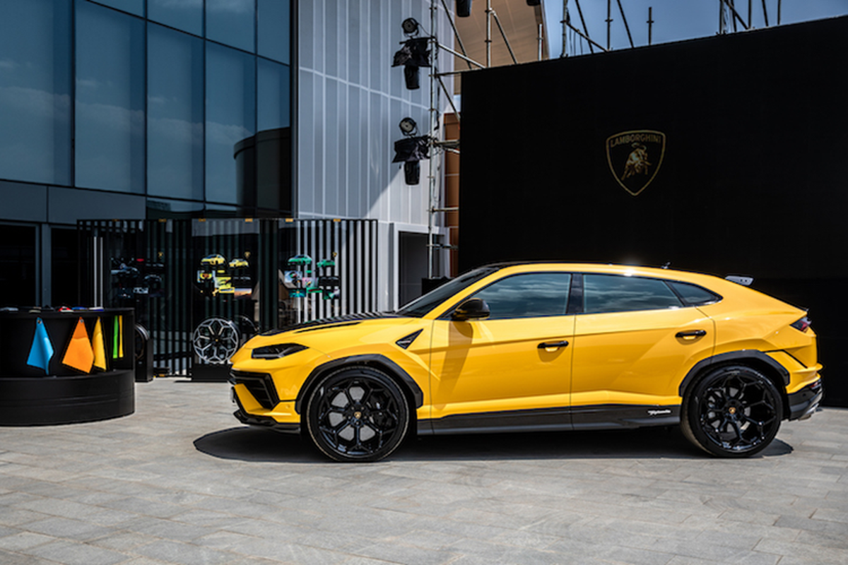 Lamborghini Urus Performante hon 22 ty deo bien 