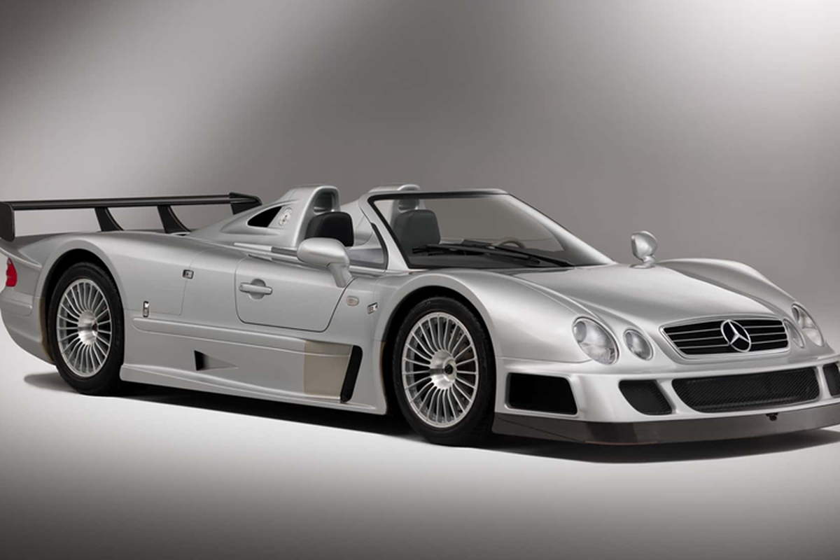 Mercedes CLK GTR Roadster chay 167 km sau 21 nam, gia 248 ty dong