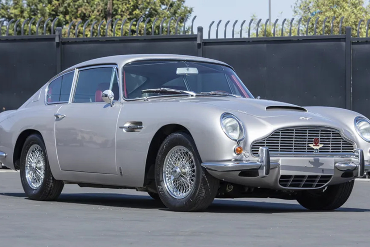 Soi chi tiet Aston Martin DB6 thuan dien co gia gan 20 ty dong-Hinh-9