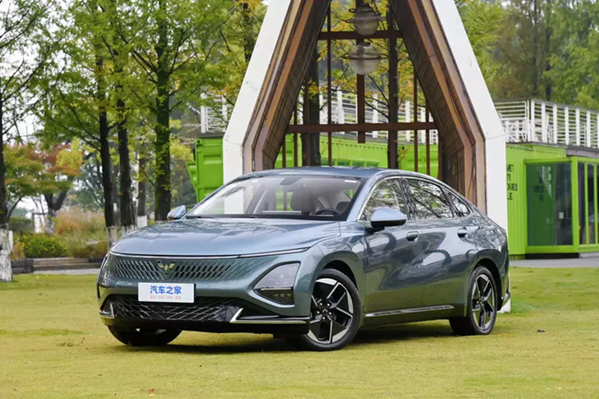 Wuling Starlight - sedan 