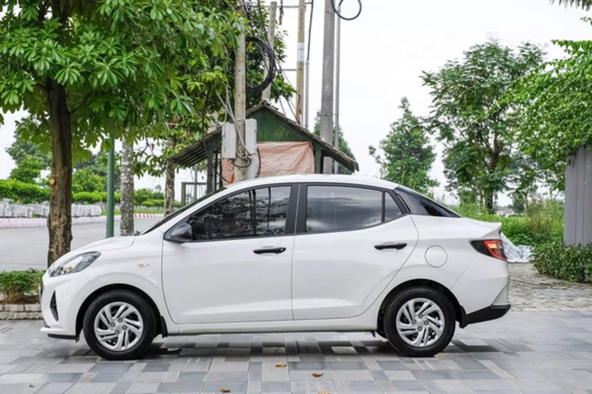 Gia xe Hyundai Grand i10 2023 ban dich vu ban lai 