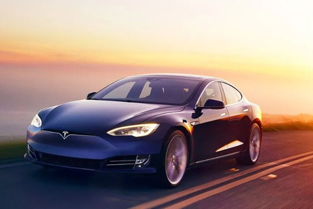 Dinh an 7 nam tu vi kich hoat Autopilot tren Tesla Model S gay tai nan-Hinh-4