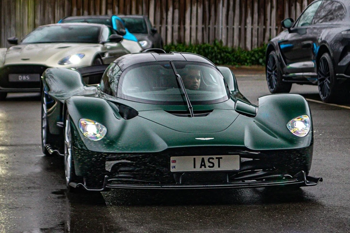 Aston Martin Valkyrie Spider dau tien co gia toi hon 93 ty dong-Hinh-11