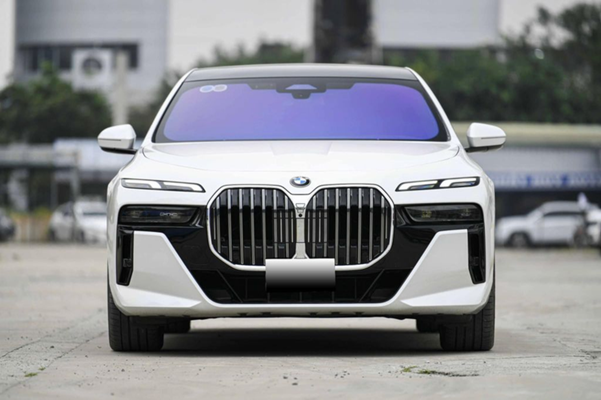 BMW 7-Series moi vua lan banh 3 thang, dai gia Ha Noi lo 600 trieu-Hinh-2