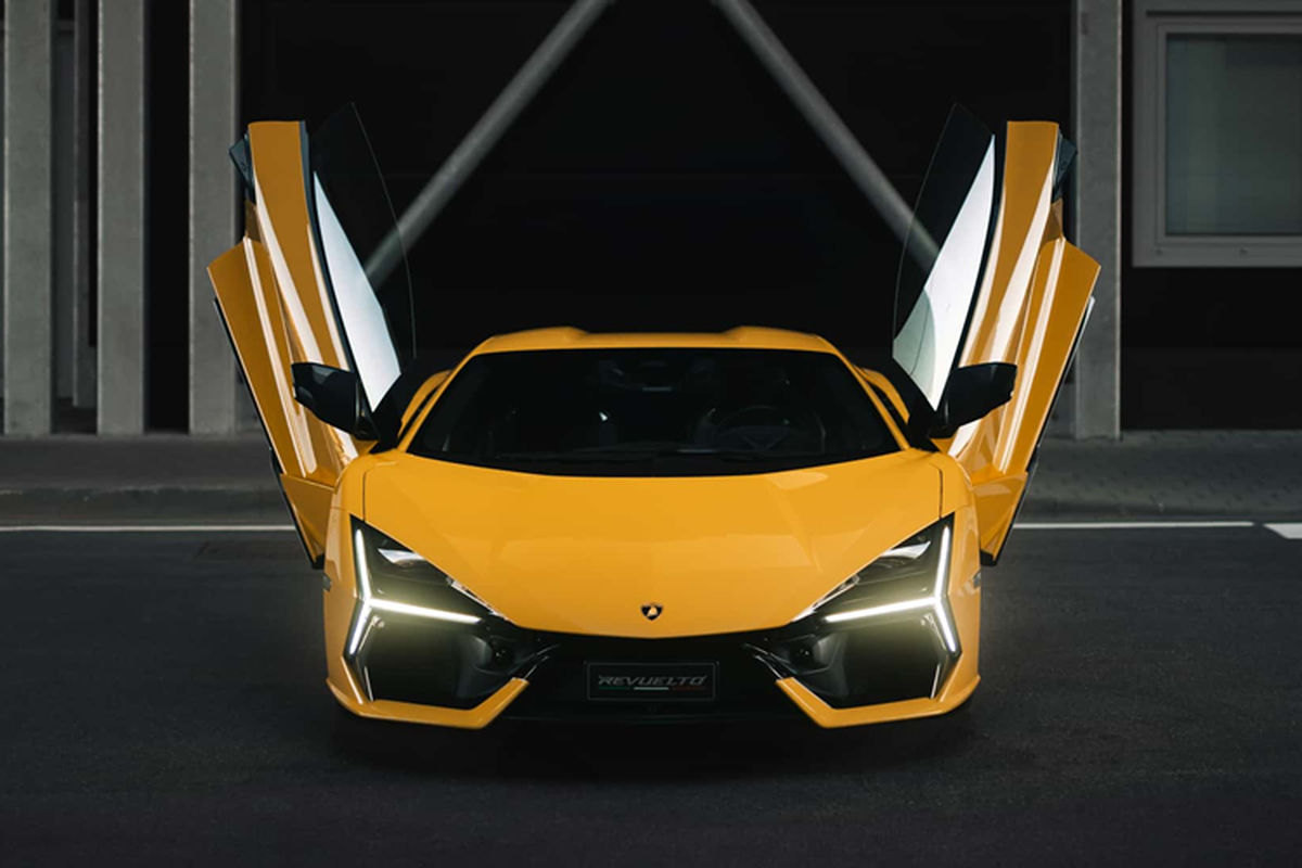 Sieu pham Lamborghini V12 Revuelto PHEV 