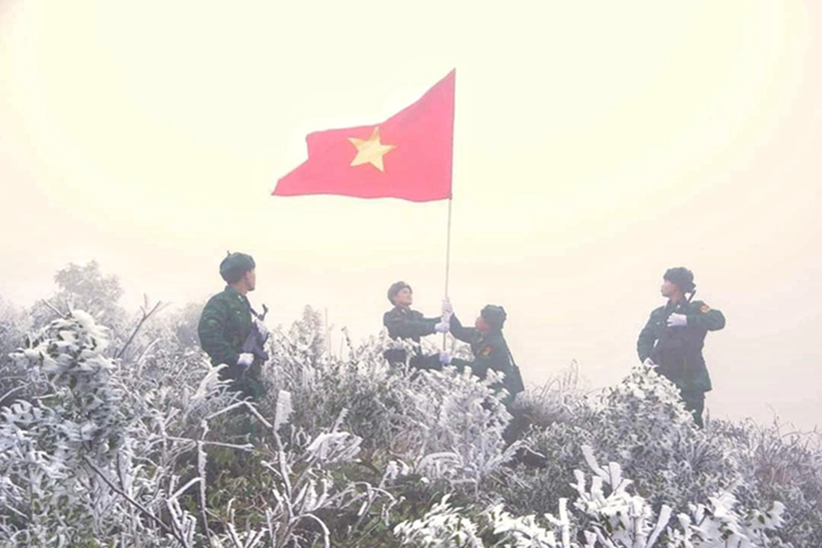 Bo doi Bien phong tuan tra bien gioi giua bang gia -2 do C-Hinh-2