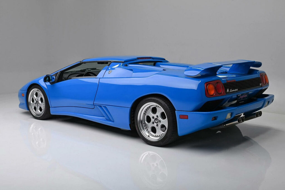 Lamborghini Diablo VT cua cuu Tong thong Trump ban hon 27 ty dong-Hinh-12