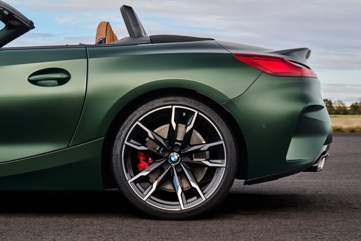 BMW Z4 2025 has more options for comparison, 