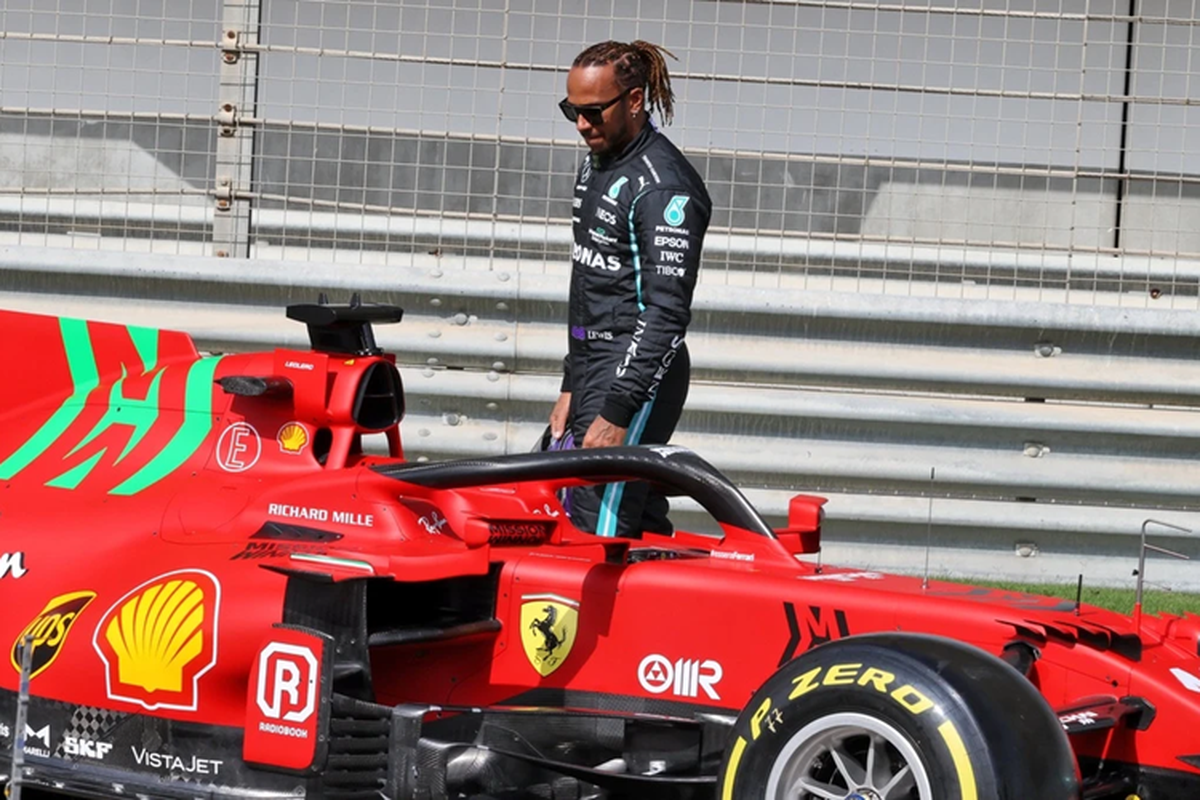 Ngam dan sieu xe Ferrari trieu do cua tay dua F1 Lewis Hamilton