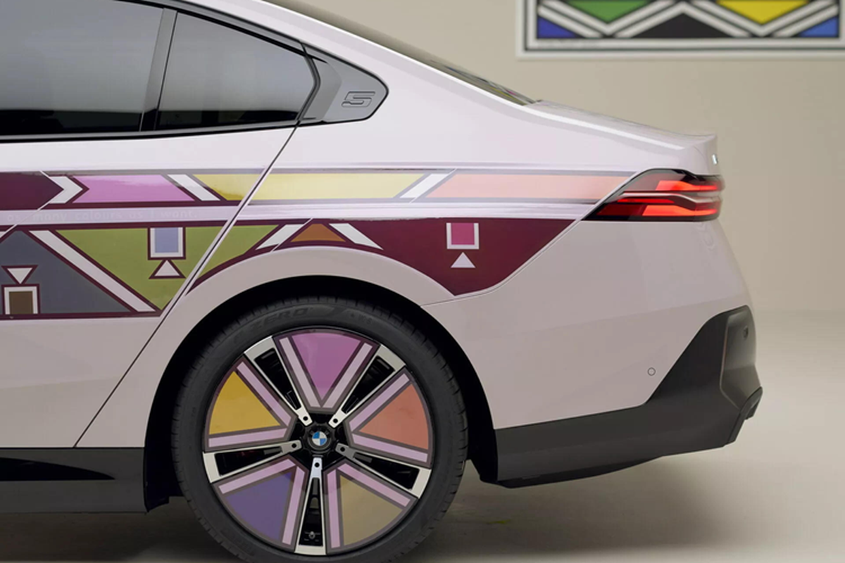 BMW i5 Flow Nostokana – 