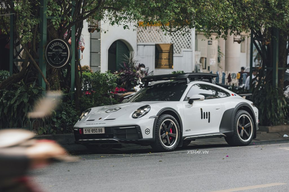 Porsche 911 Dakar gan 16 ty sap chay xuyen luc dia tai Ha Noi-Hinh-6