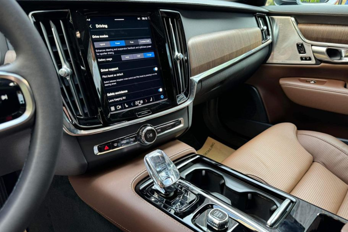 Can canh Volvo S90 Recharge Ultimate 