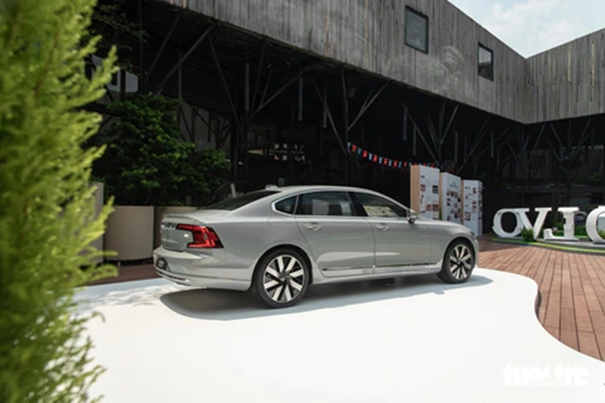 Can canh Volvo S90 Recharge Ultimate 