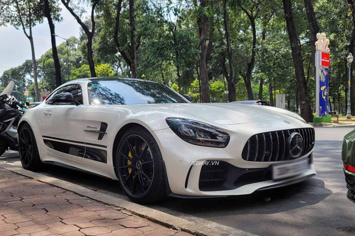 Can canh Mercedes-AMG GT R gia 11,5 ty dau tien deo bien Ha Noi