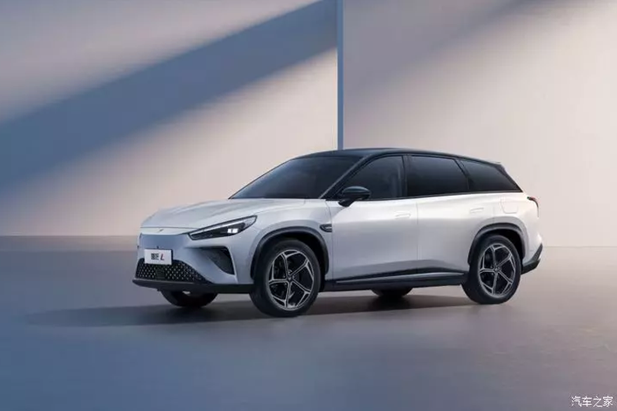 Nezha L 2024 - SUV co tivi, tu lanh xin so khien dan tinh me tit