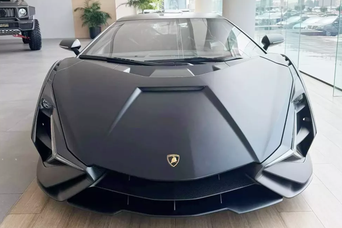 Tay choi sieu xe Hoang Kim Khanh lai khoe Lamborghini Sian 76 ty dong