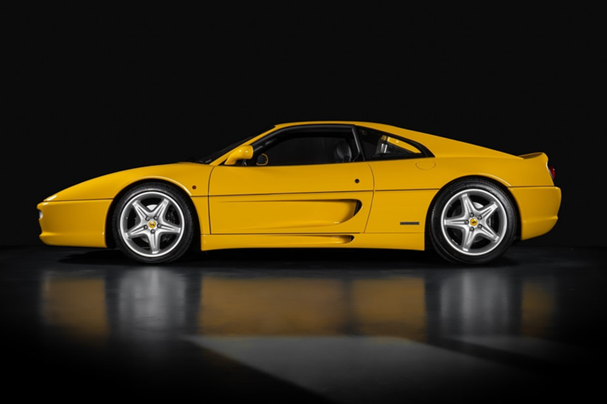 Ferrari F355 - chiec 