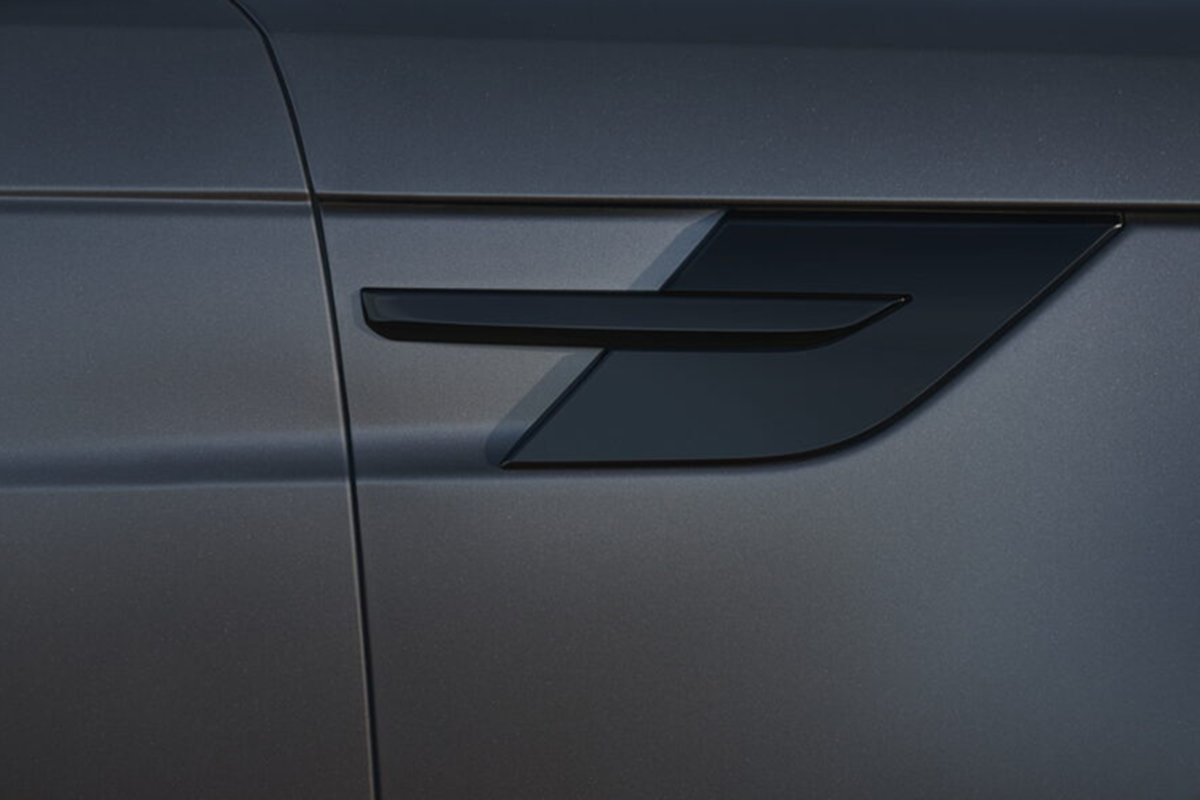 Range Rover Sport 2025 ra mat phien ban Stealth Pack tu 11.800 USD-Hinh-5