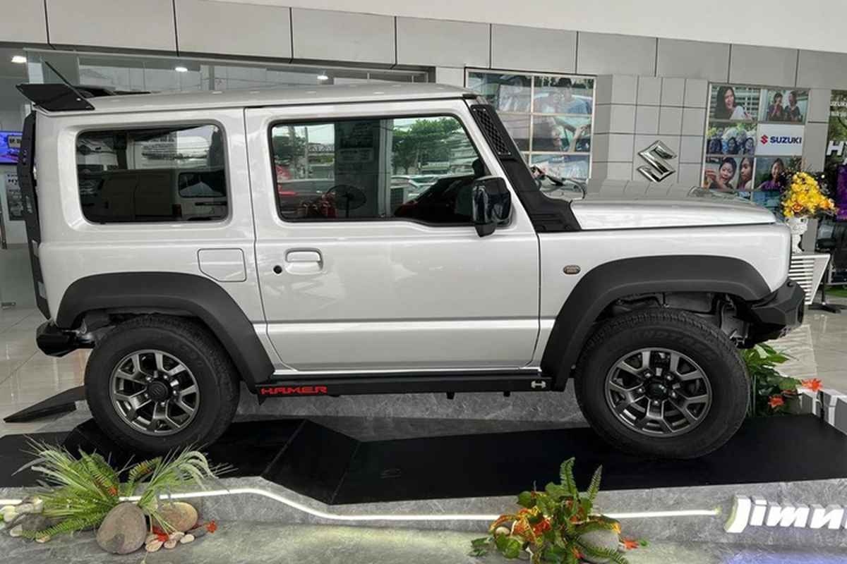 Suzuki Jimny 2024 o at ve dai ly VIet, gia khoang 799 trieu dong-Hinh-6