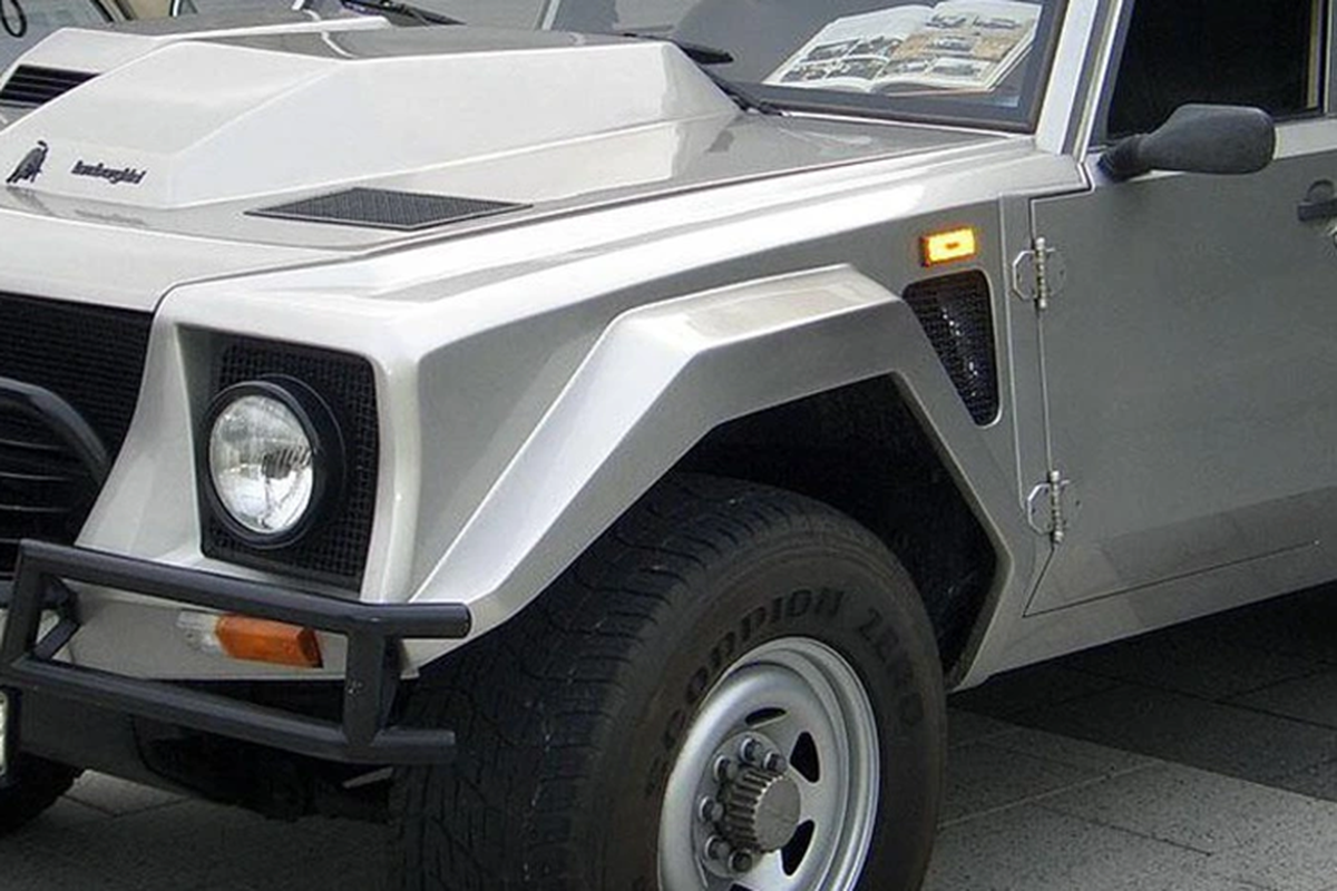 Lamborghini LM002 cua Quoc vuong Brunei thay lop gia 1,35 ty dong-Hinh-7