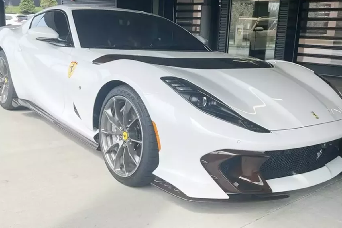 Ferrari 812 hon 53 ty neu ve Viet Nam gia se tang gap 3 lan