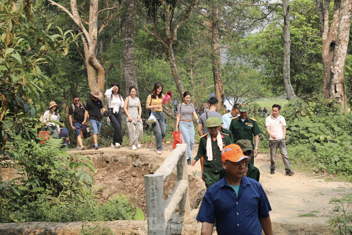 Canh tuong ben trong So Chi huy chien dich Dien Bien Phu-Hinh-10