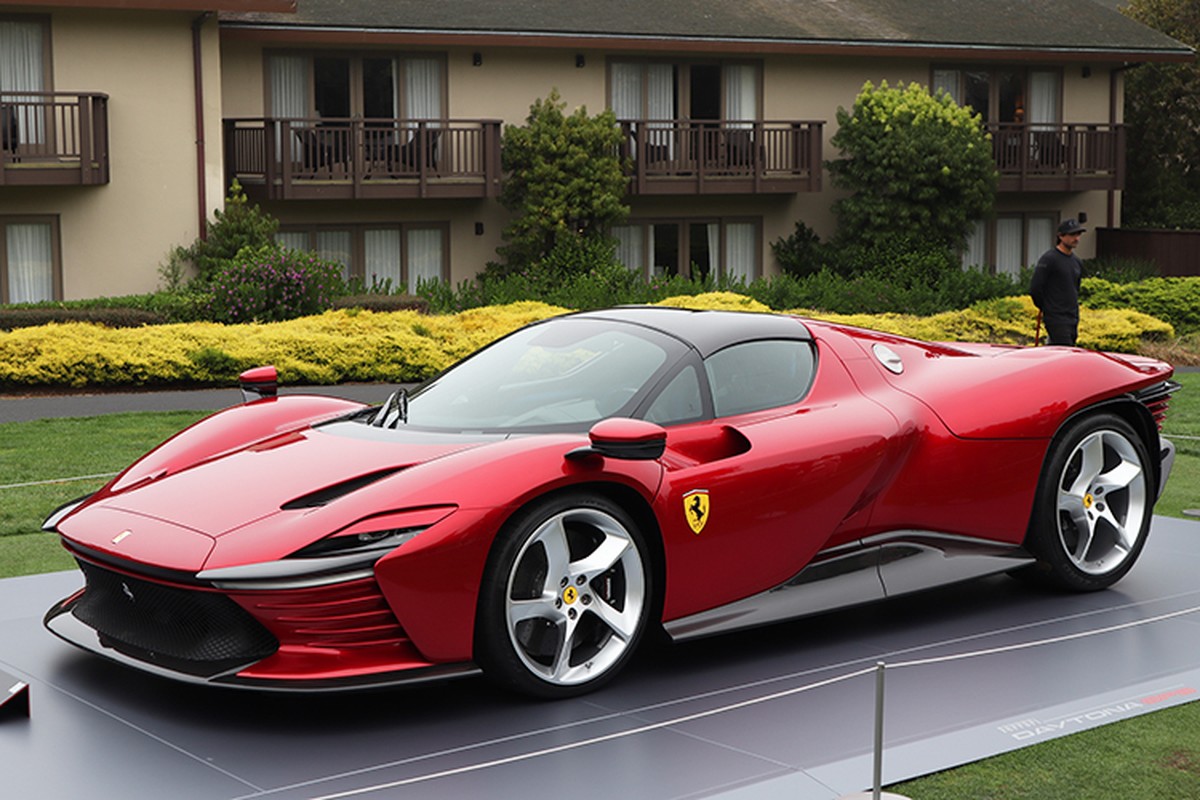 View - 	Qua Vũ là khách VIP khi chi hàng trăm tỷ tậu hơn 30 xe Ferrari