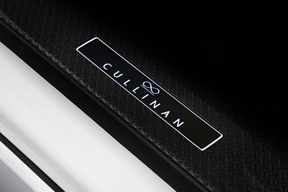 Chi tiet SUV Rolls-Royce Cullinan Series II Black Badge 2024 moi-Hinh-10