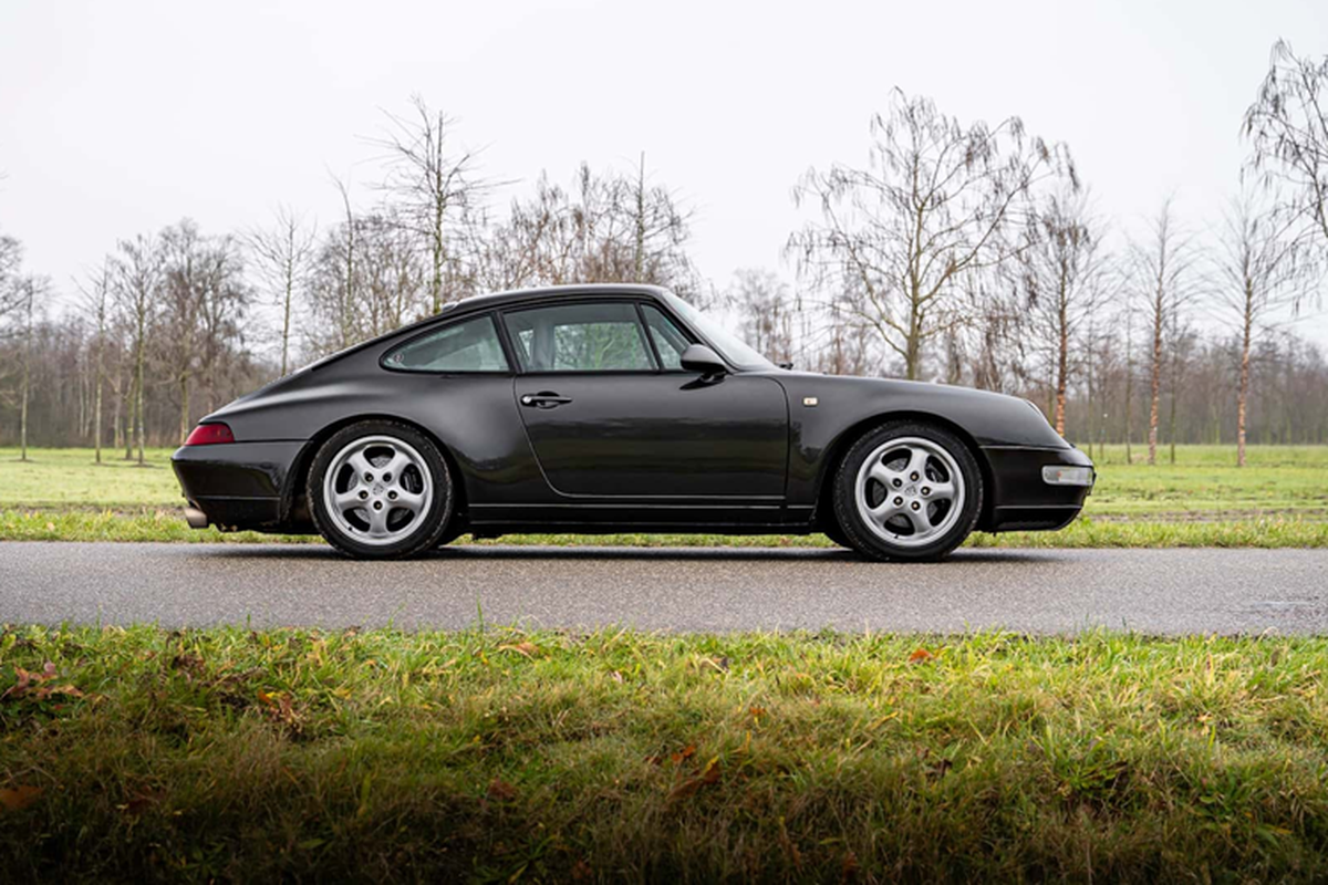 Porsche 911 993 co dien do hop so PDK ton khoang 50.000 Euro