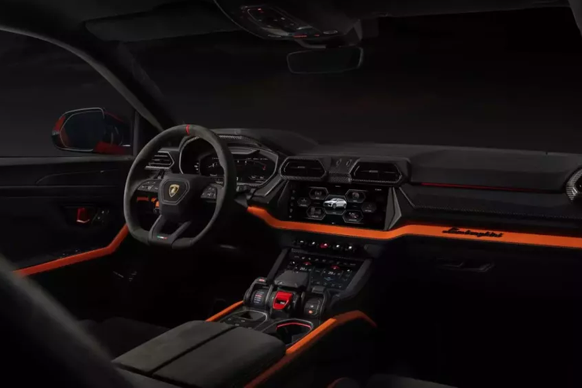 Lamborghini Urus SE ma Minh Nhua dang 