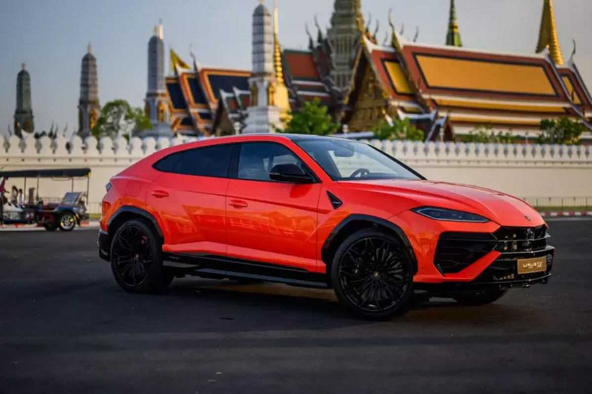 Lamborghini Urus SE ma Minh Nhua dang 