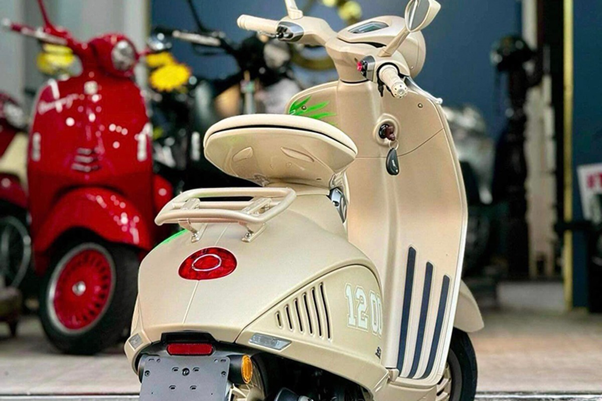 Vespa 946 phien ban rong rao ban hon 700 trieu dong tai Viet Nam-Hinh-4