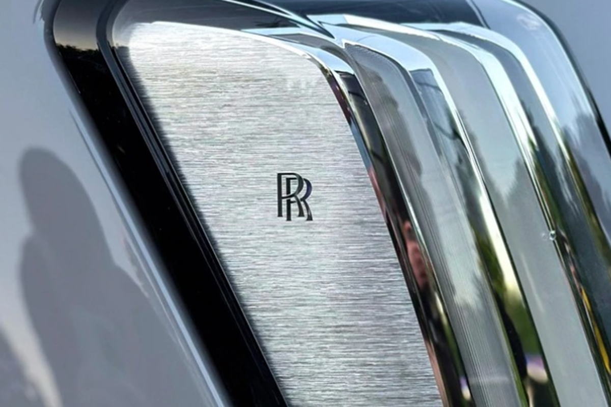 Ngam chiec Rolls-Royce Spectre sieu sang dau tien tai Ukraine-Hinh-5