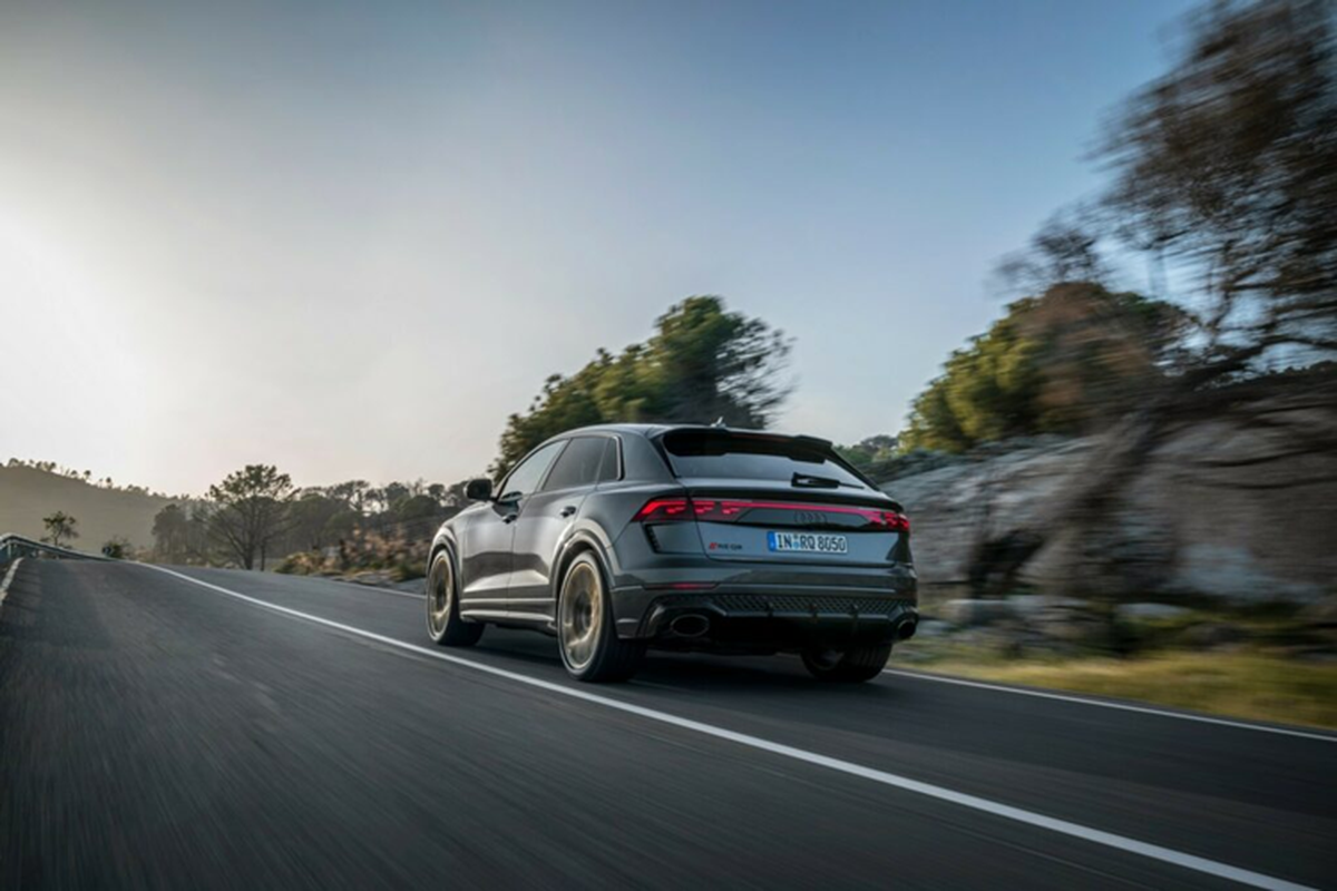 Audi RS Q8 2025 tu 141.900 USD lap ky luc tai “dia nguc xanh”-Hinh-3