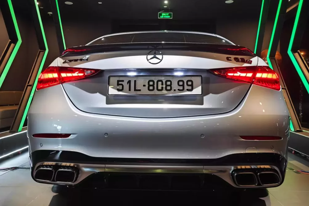 Mercedes-AMG C63 S E Performance gan 5 ty dau tien ra bien so-Hinh-7