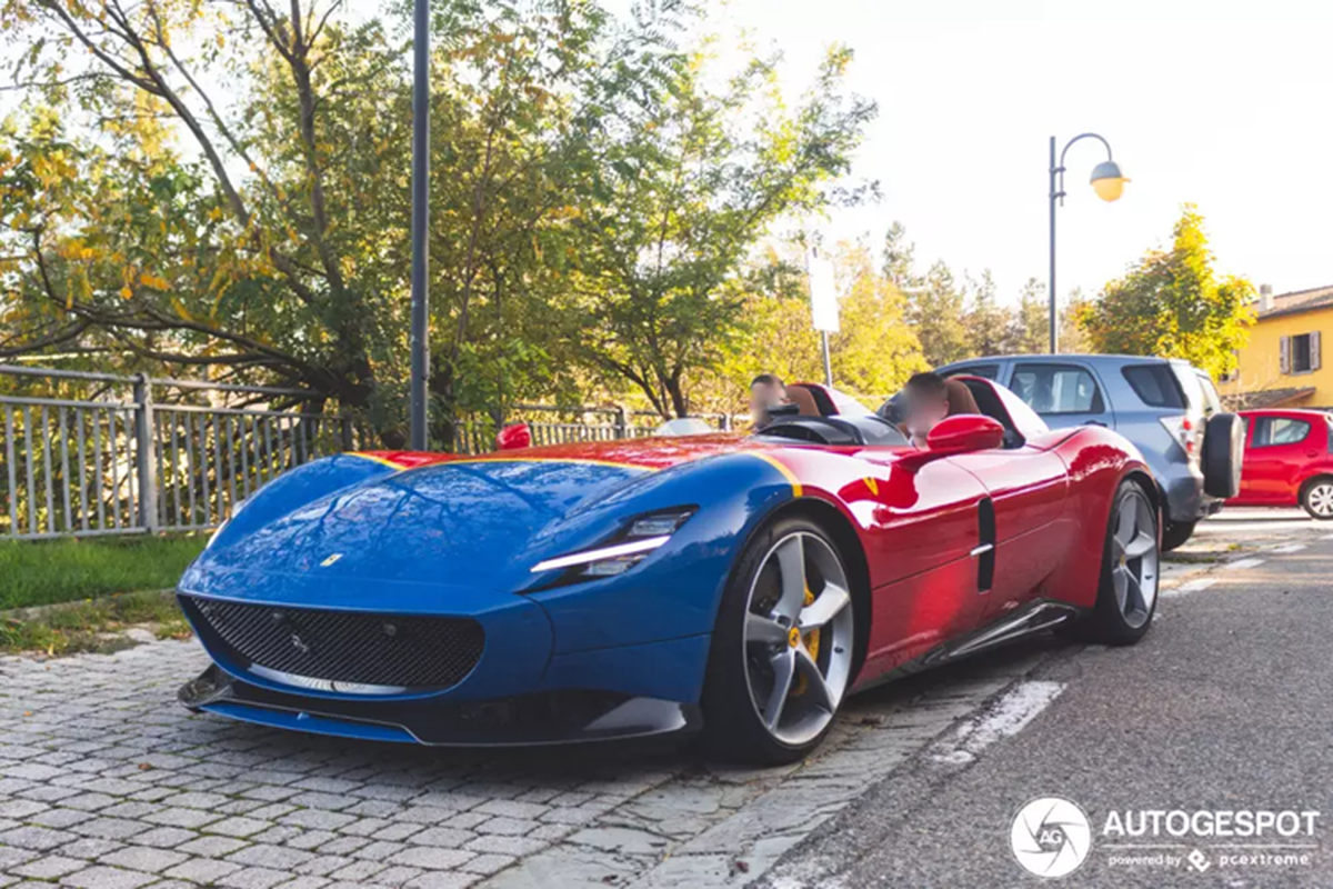 Hoang tu Malaysia gay sot khi up mo sieu xe Ferrari Monza SP2-Hinh-5