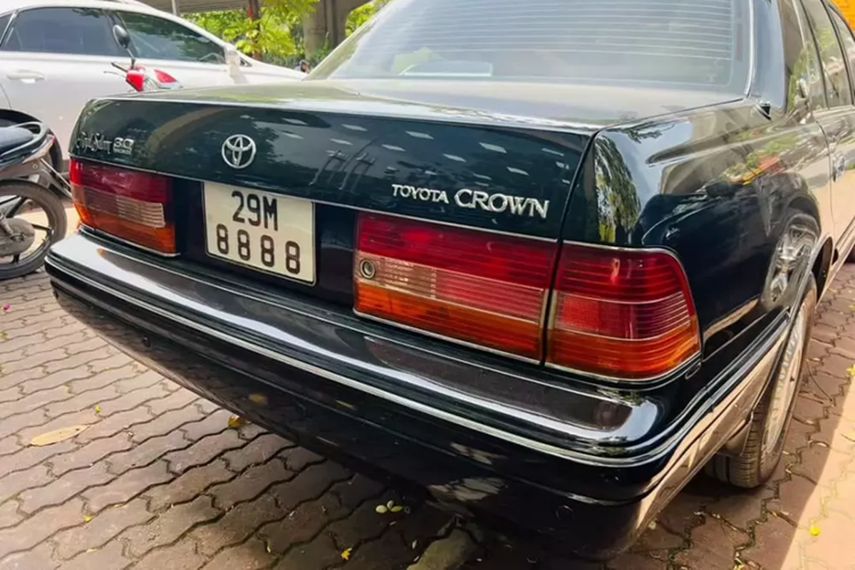 Dan Toyota Crown 