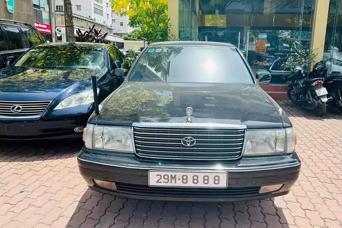 Dan Toyota Crown 