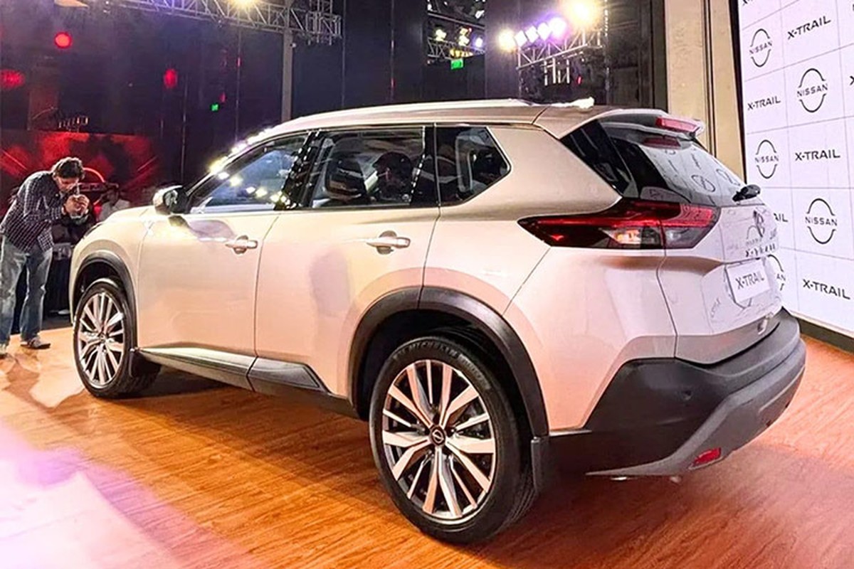 View - 	Nissan X-Trail 2025 thêm phiên bản 7 chỗ hoàn toàn mới