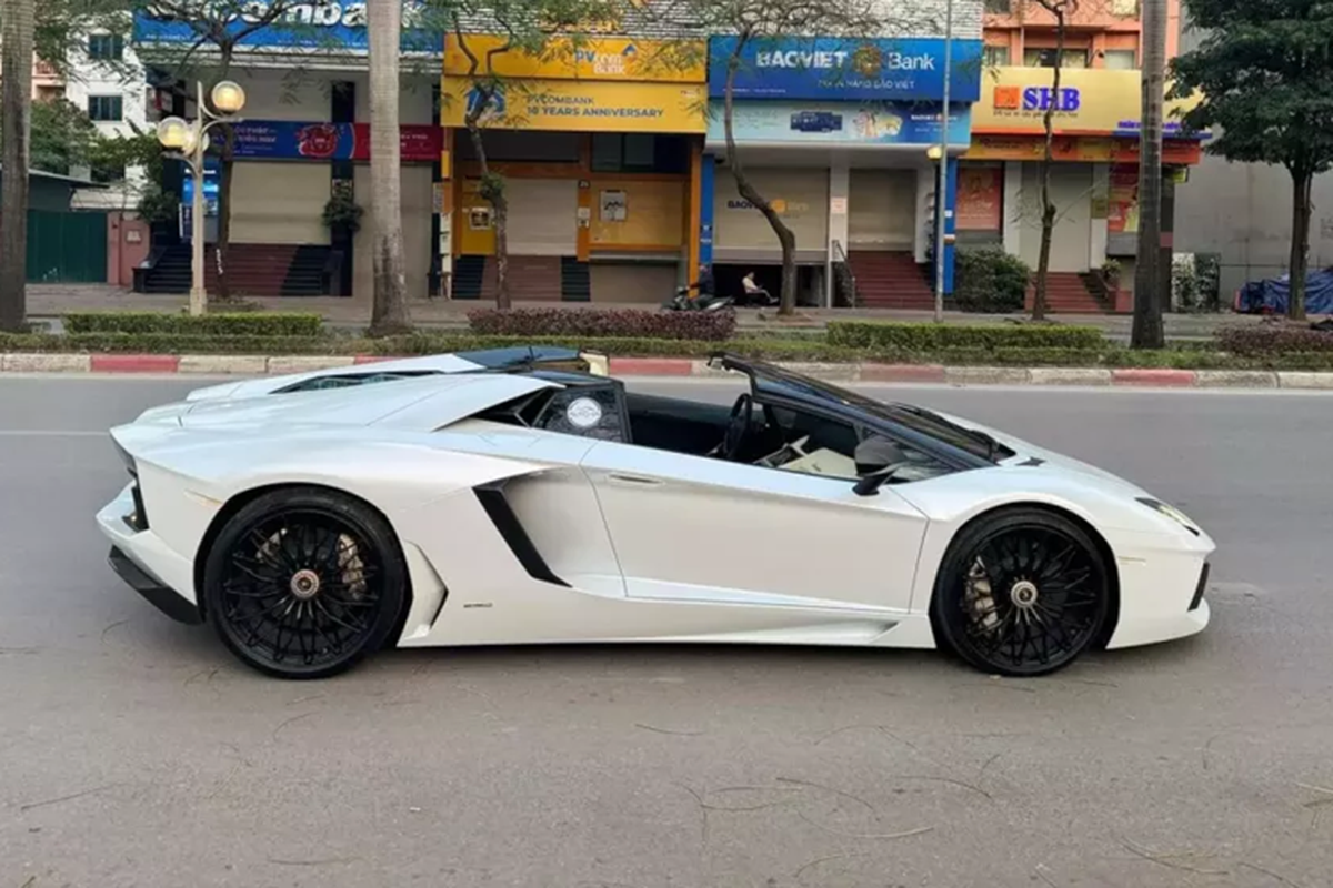 Lamborghini Aventador gia 17 ty moi tau cua hot girl Han Dubai rao ban-Hinh-2