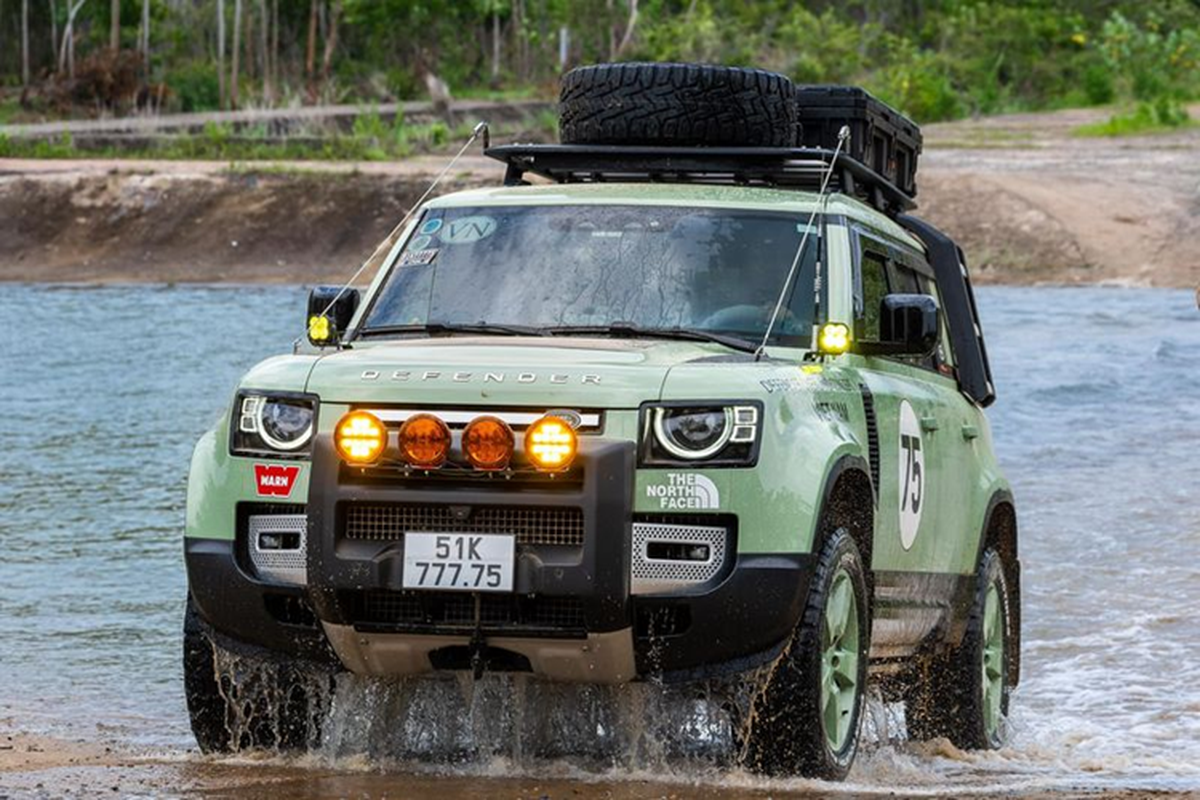 Land Rover Defender tien ty cua dai gia Viet sap 